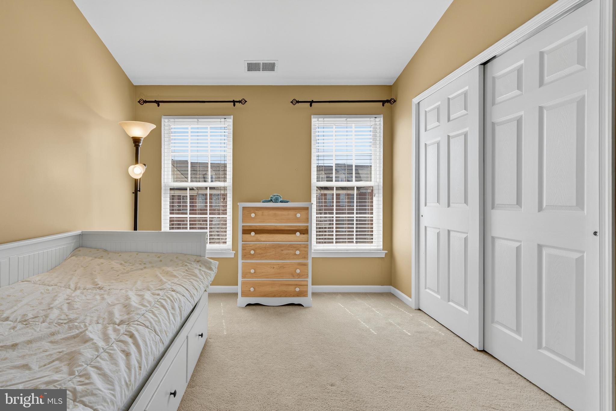 SOUTH RIDING - Residential