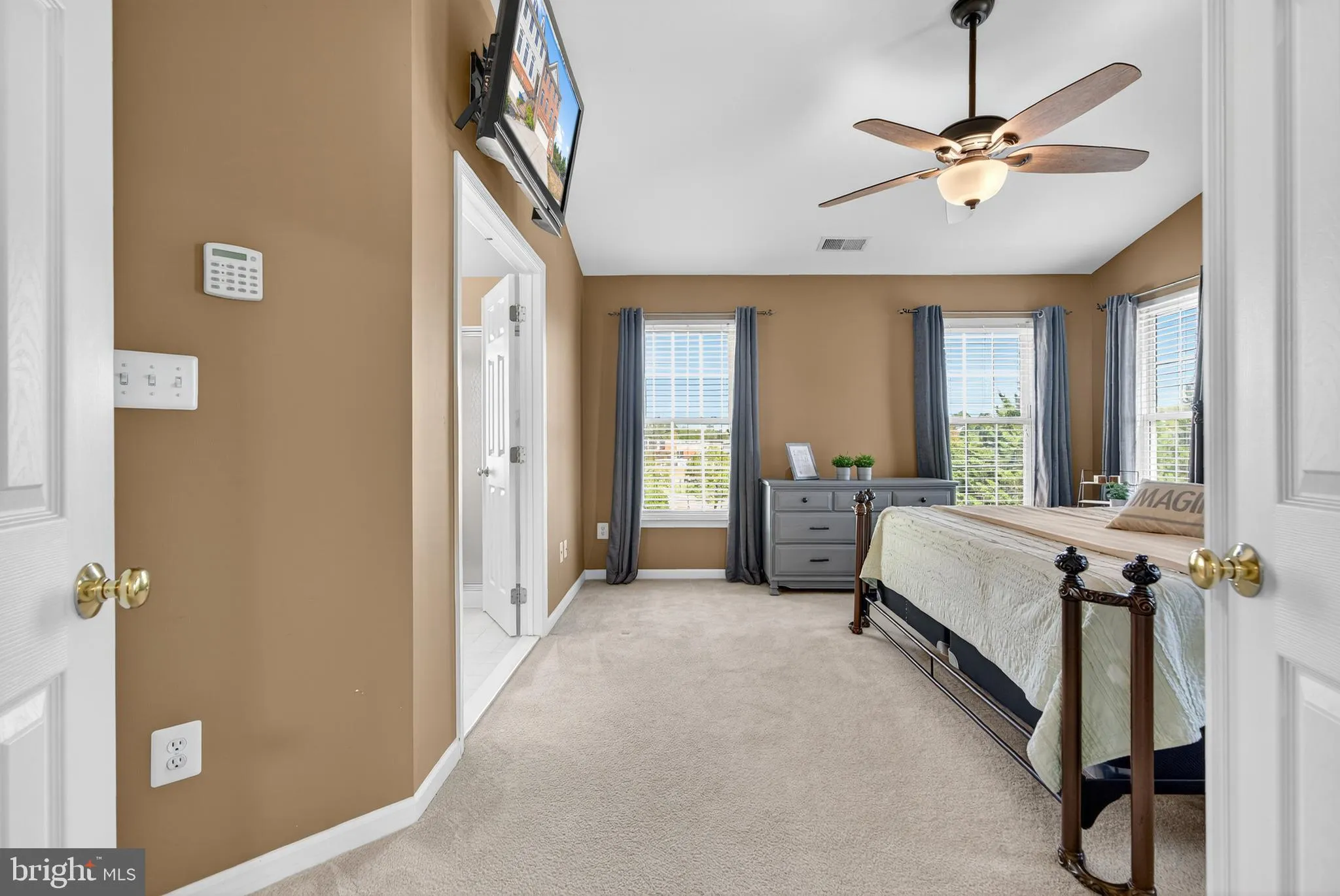 Chantilly, Virginia 20152, United States, 3 Bedrooms Bedrooms, ,4 BathroomsBathrooms,Residential,Active,201033