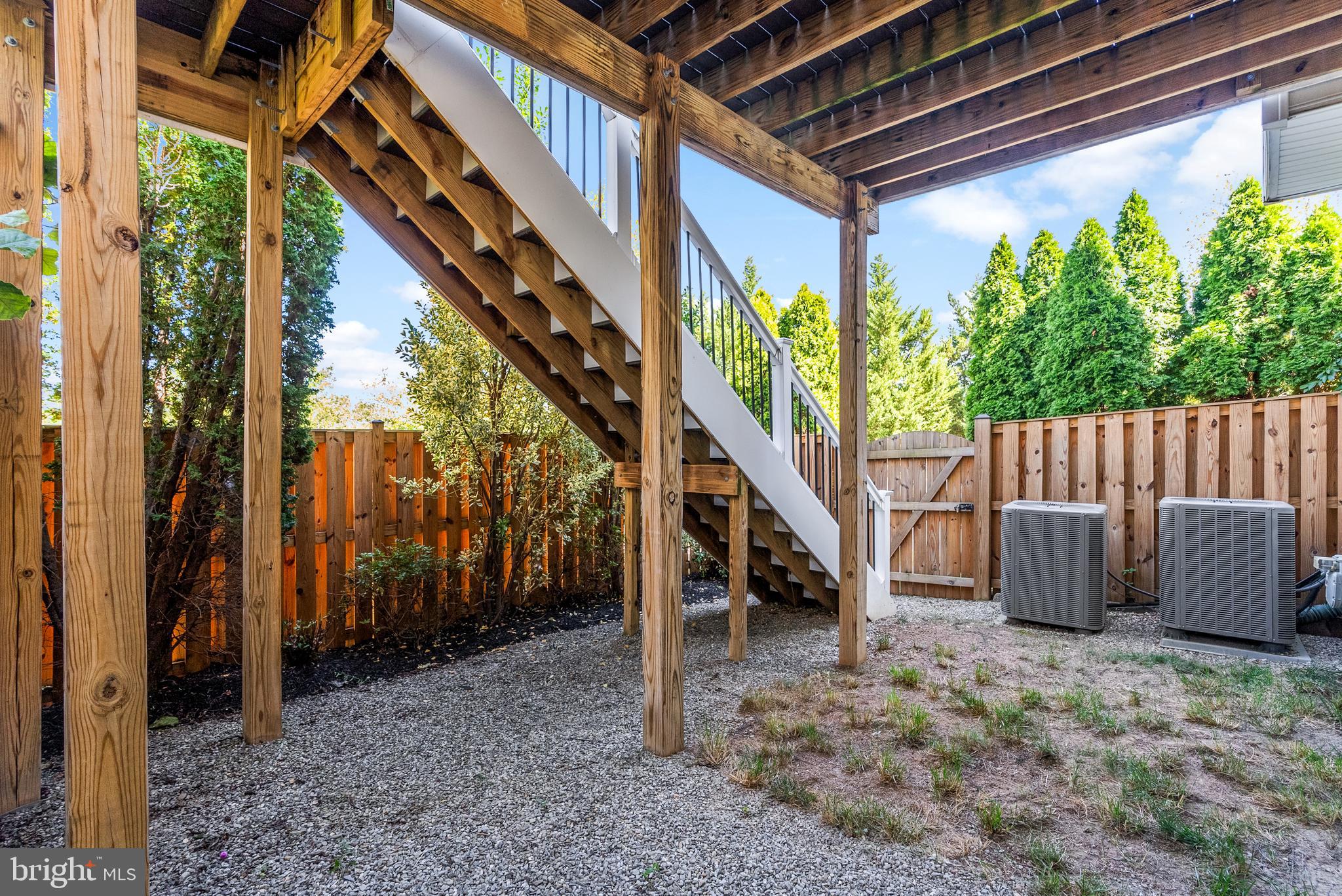 SOUTH RIDING - Residential