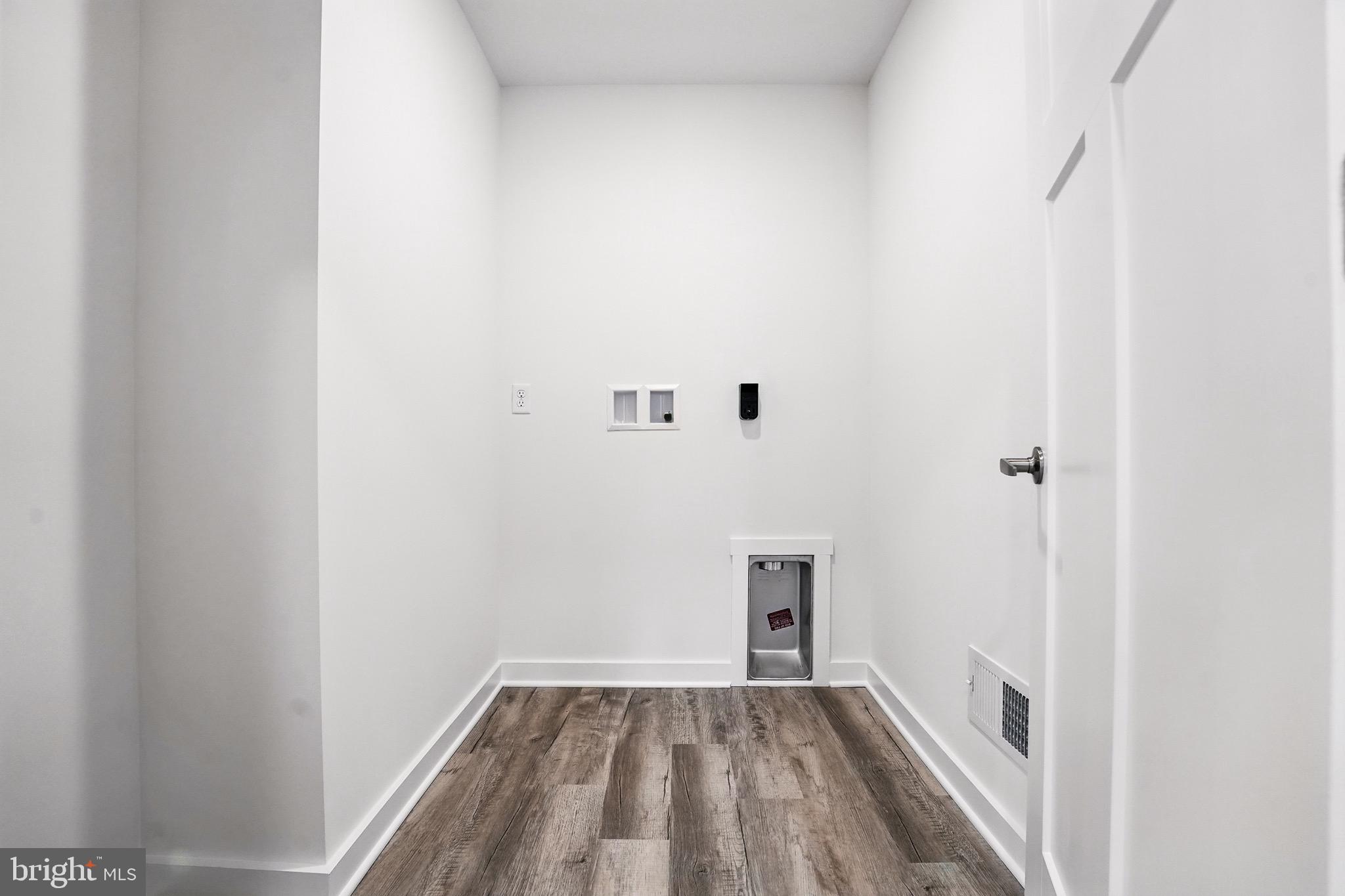 HUNTWELL WEST - Residential