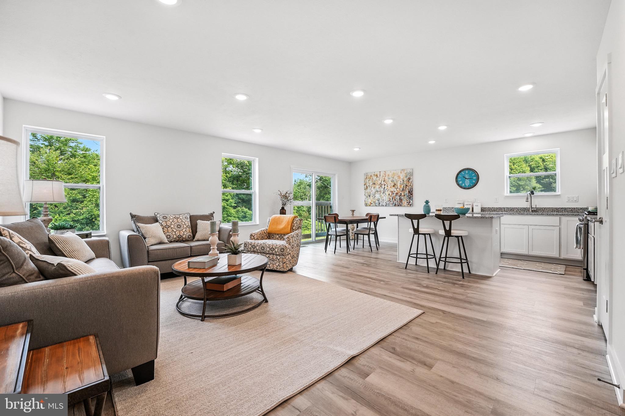 HUNTWELL WEST - Residential