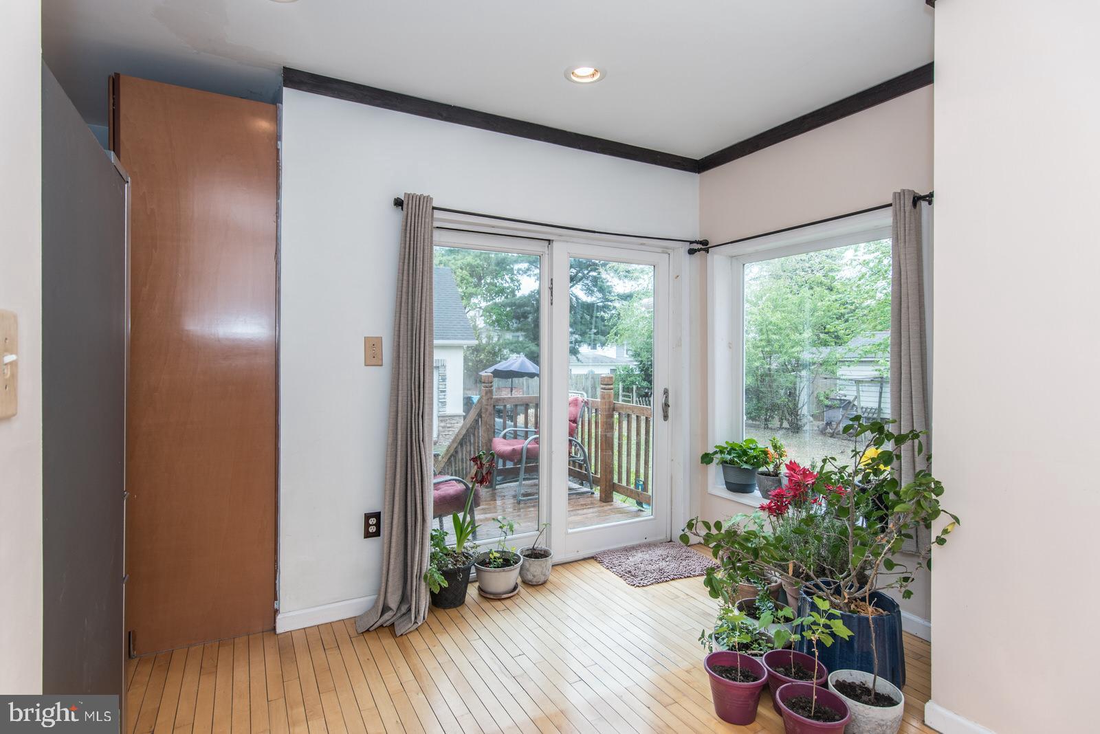 EDGELY - Residential