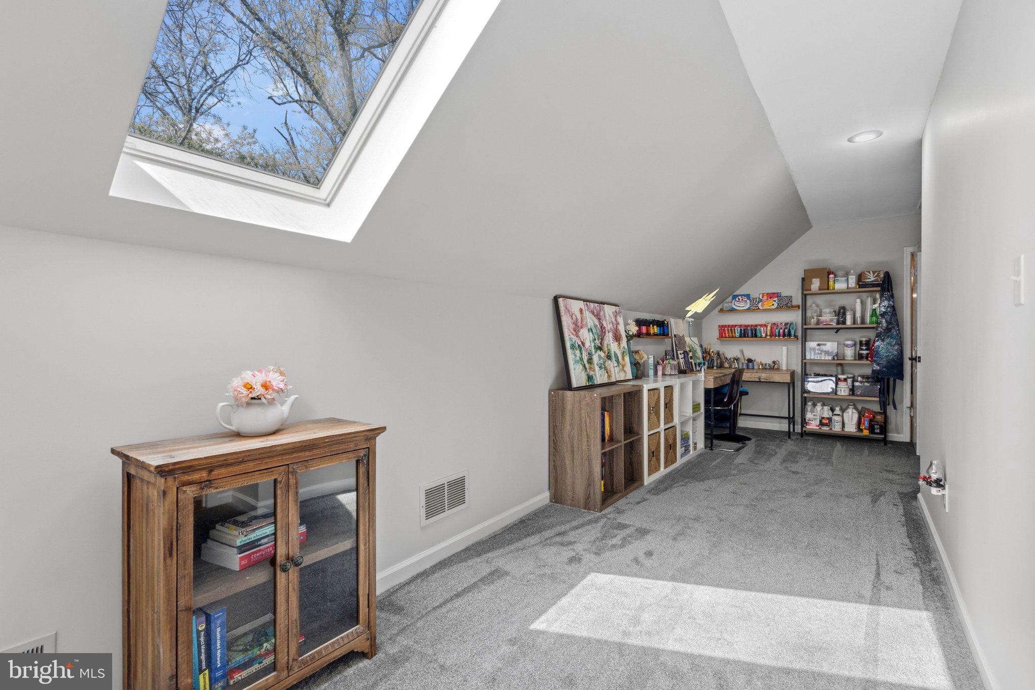 NORTHAMPTON - Residential