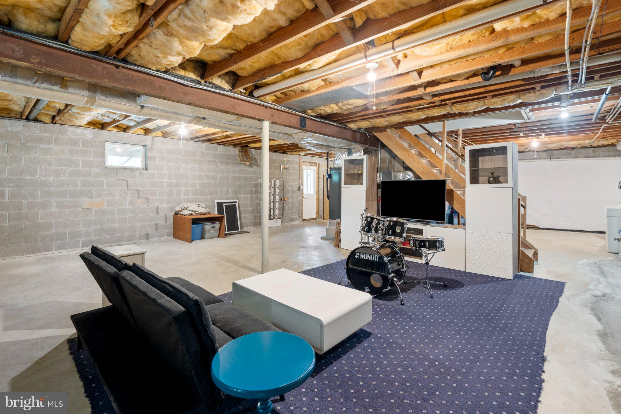 NORTHAMPTON - Residential