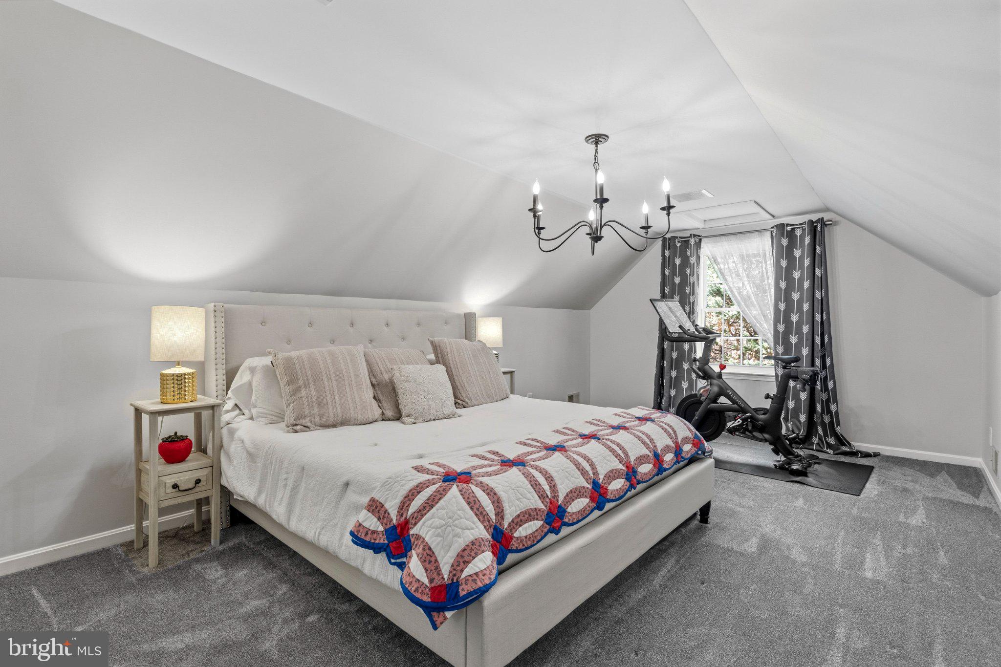 NORTHAMPTON - Residential
