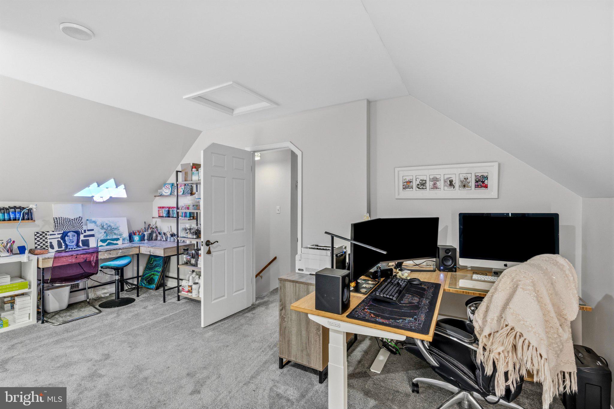 NORTHAMPTON - Residential