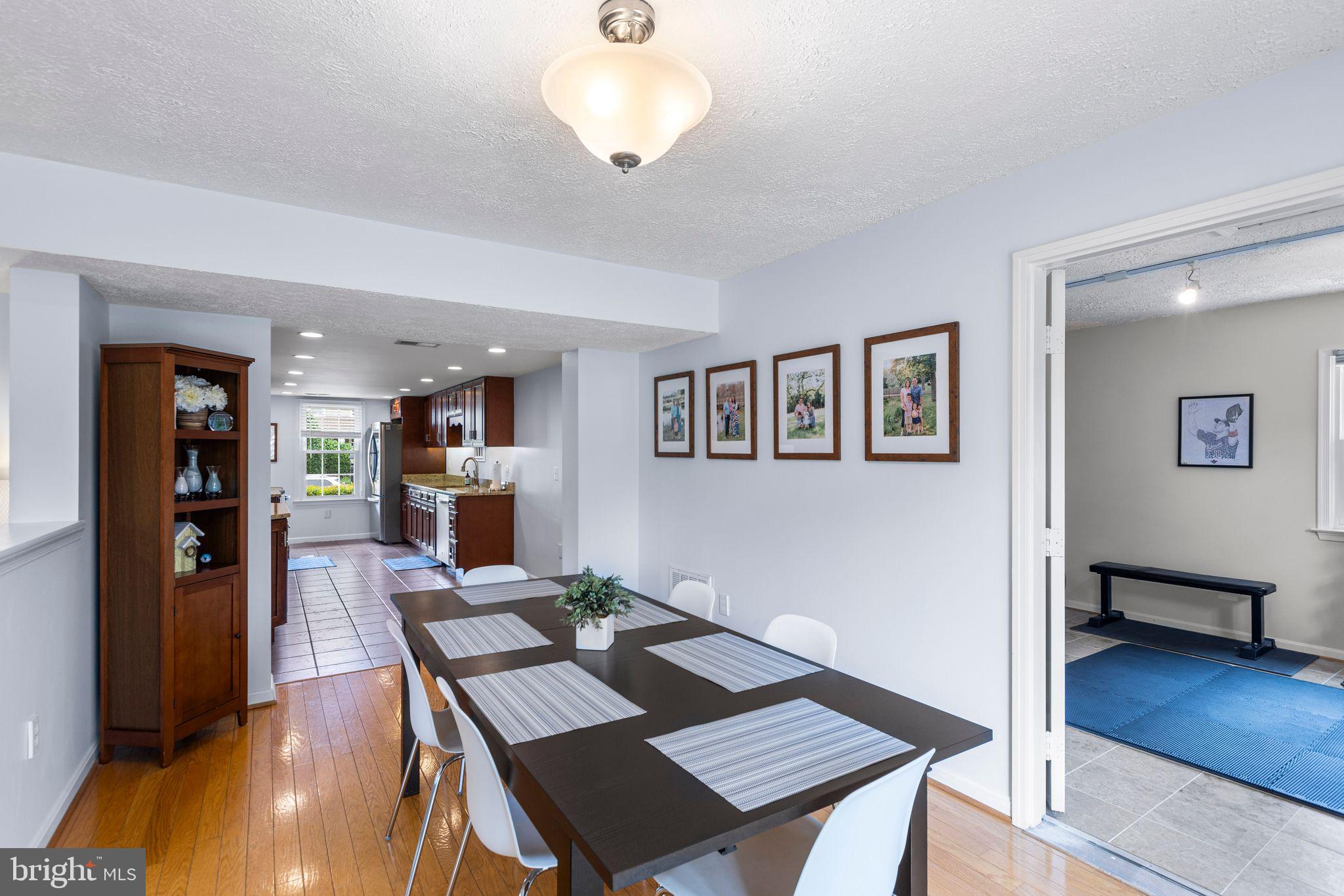 CHANTILLY FARM - Residential