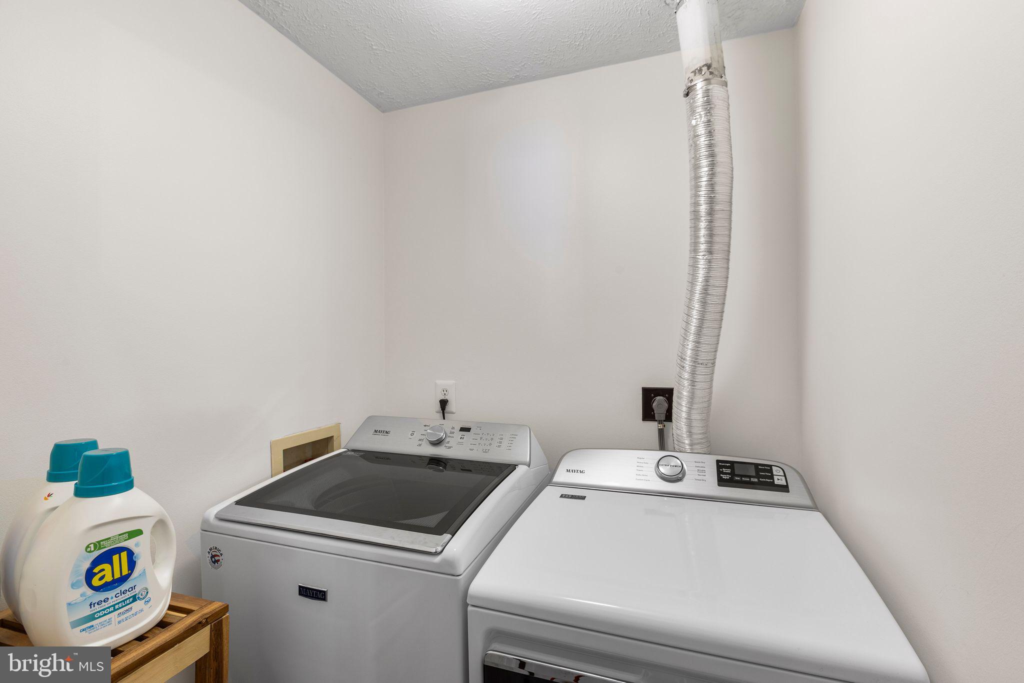 CHANTILLY FARM - Residential