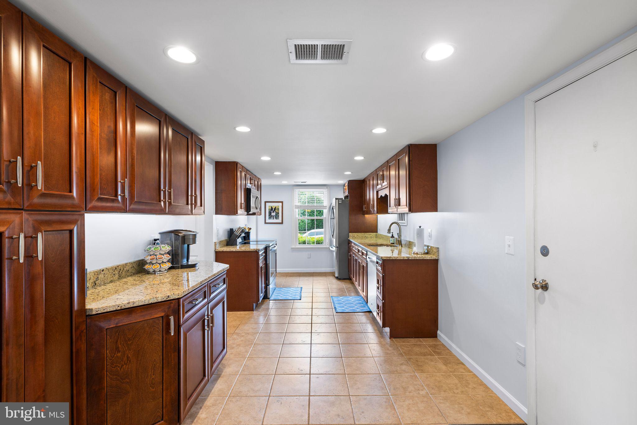 CHANTILLY FARM - Residential