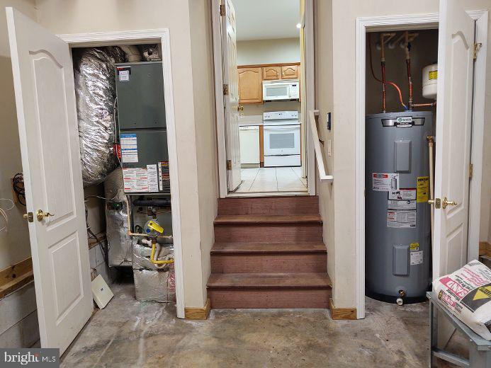 JAMESTOWN PLACE CONDO - Residential