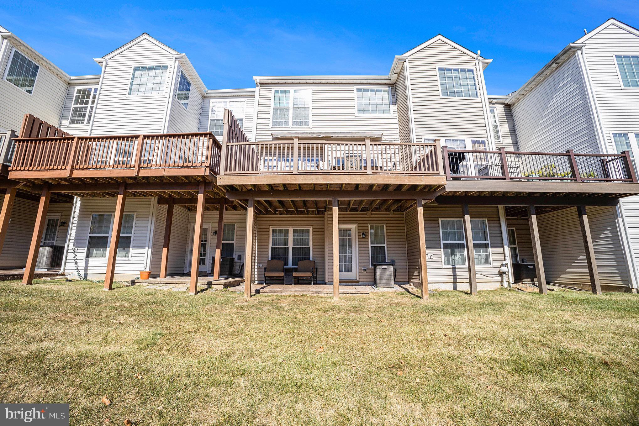 LONGFORD CROSSING - Residential