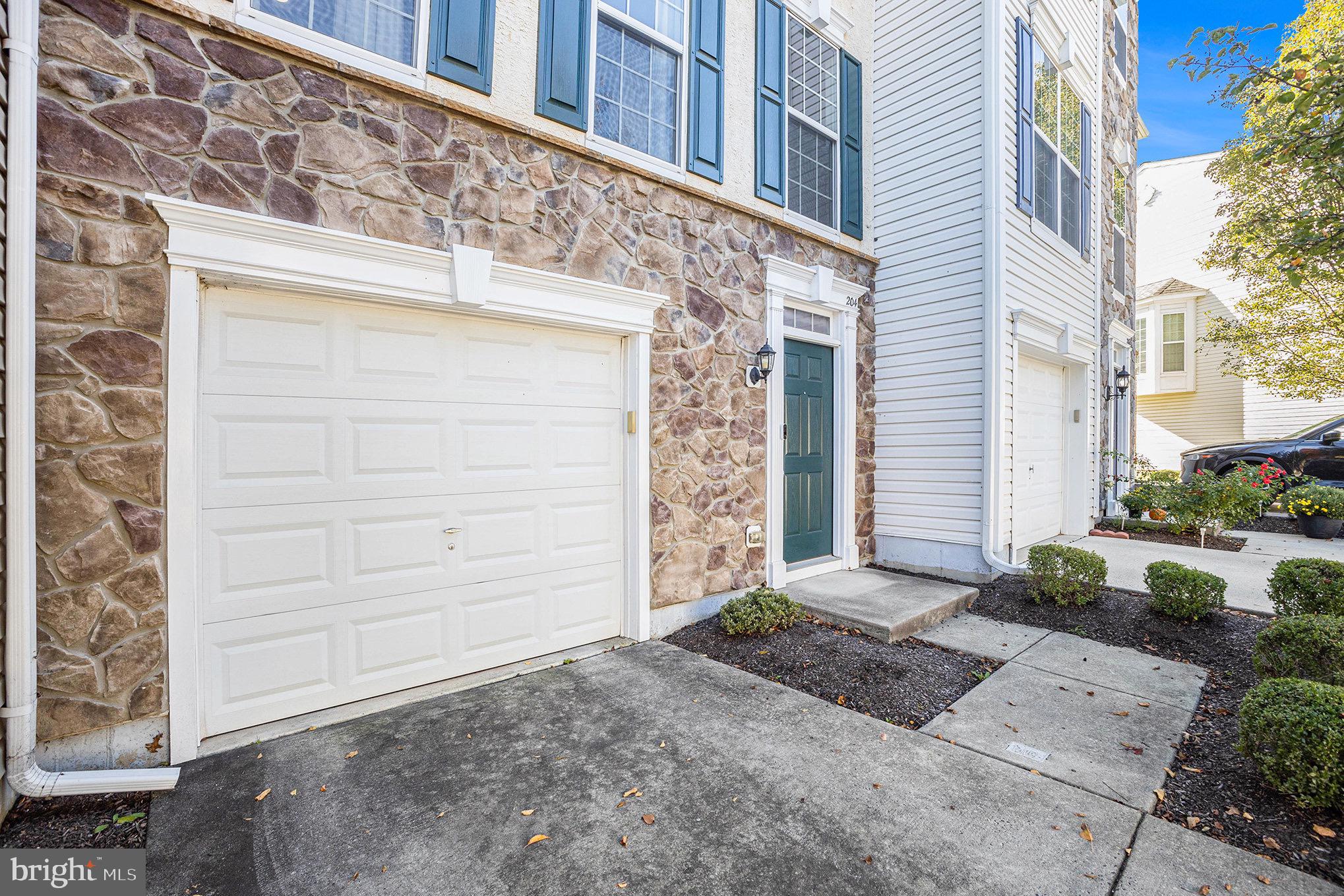 LONGFORD CROSSING - Residential