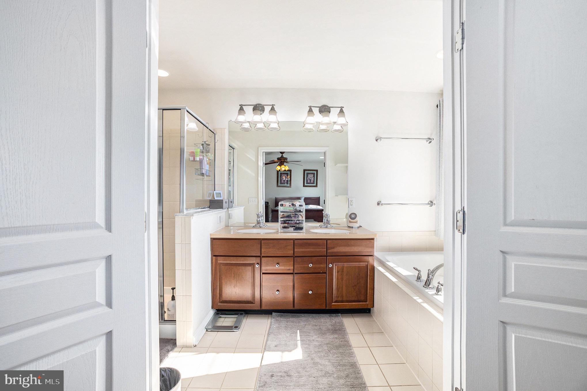 LONGFORD CROSSING - Residential