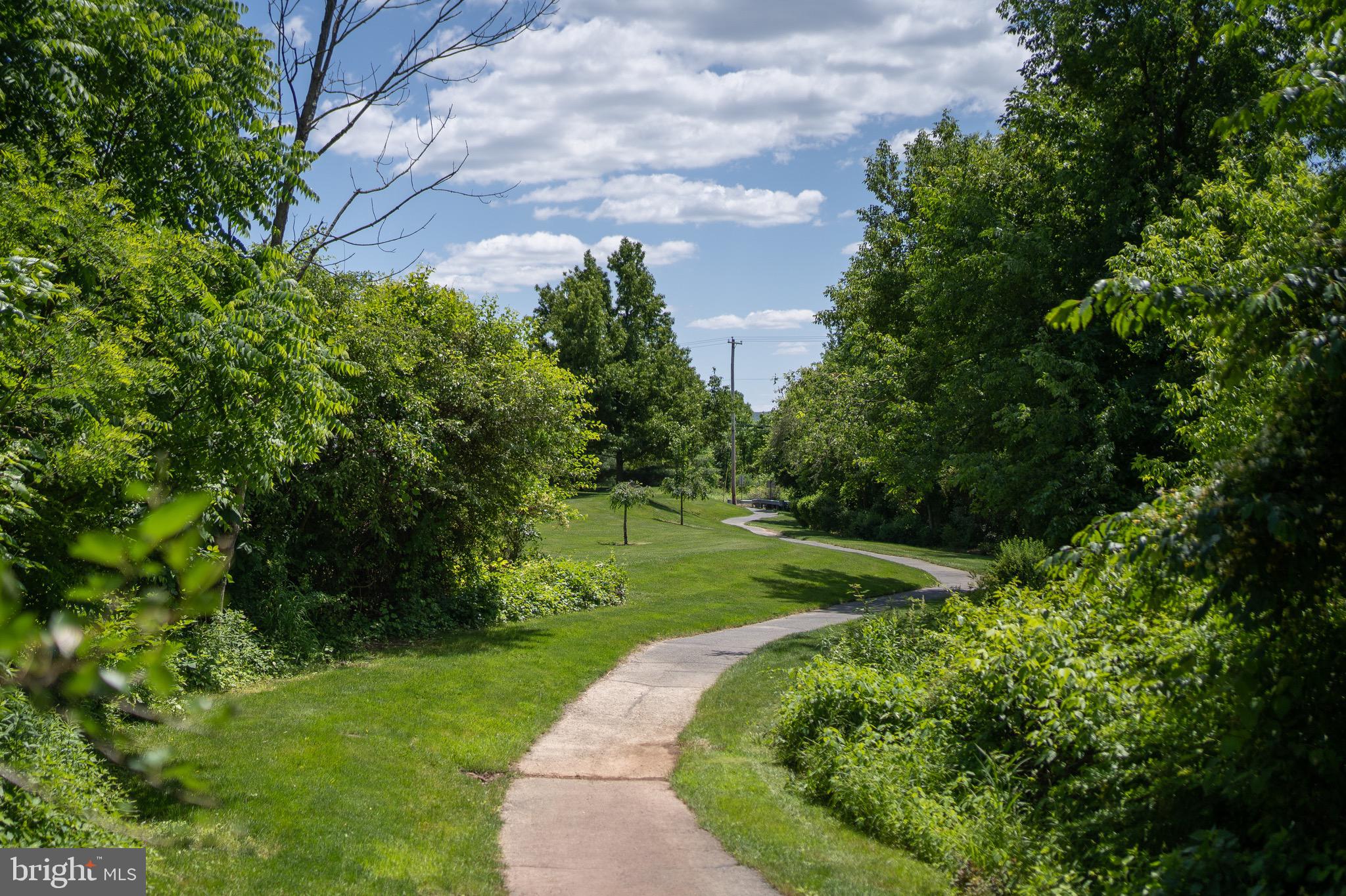LONGFORD CROSSING - Residential