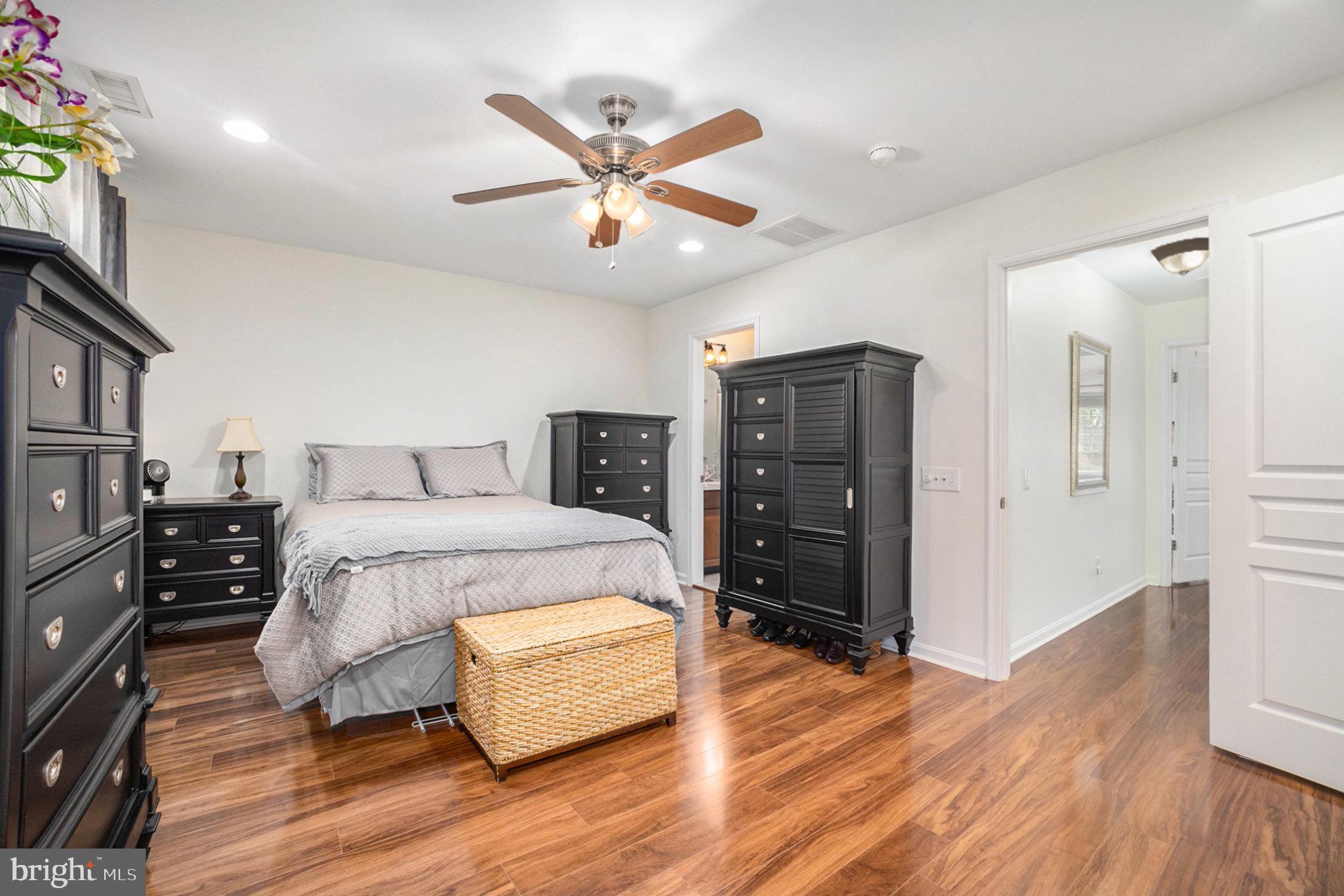 LONGFORD CROSSING - Residential