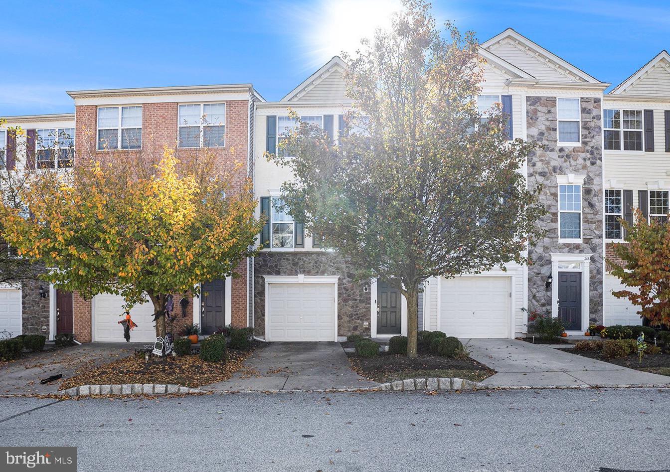 LONGFORD CROSSING - Residential