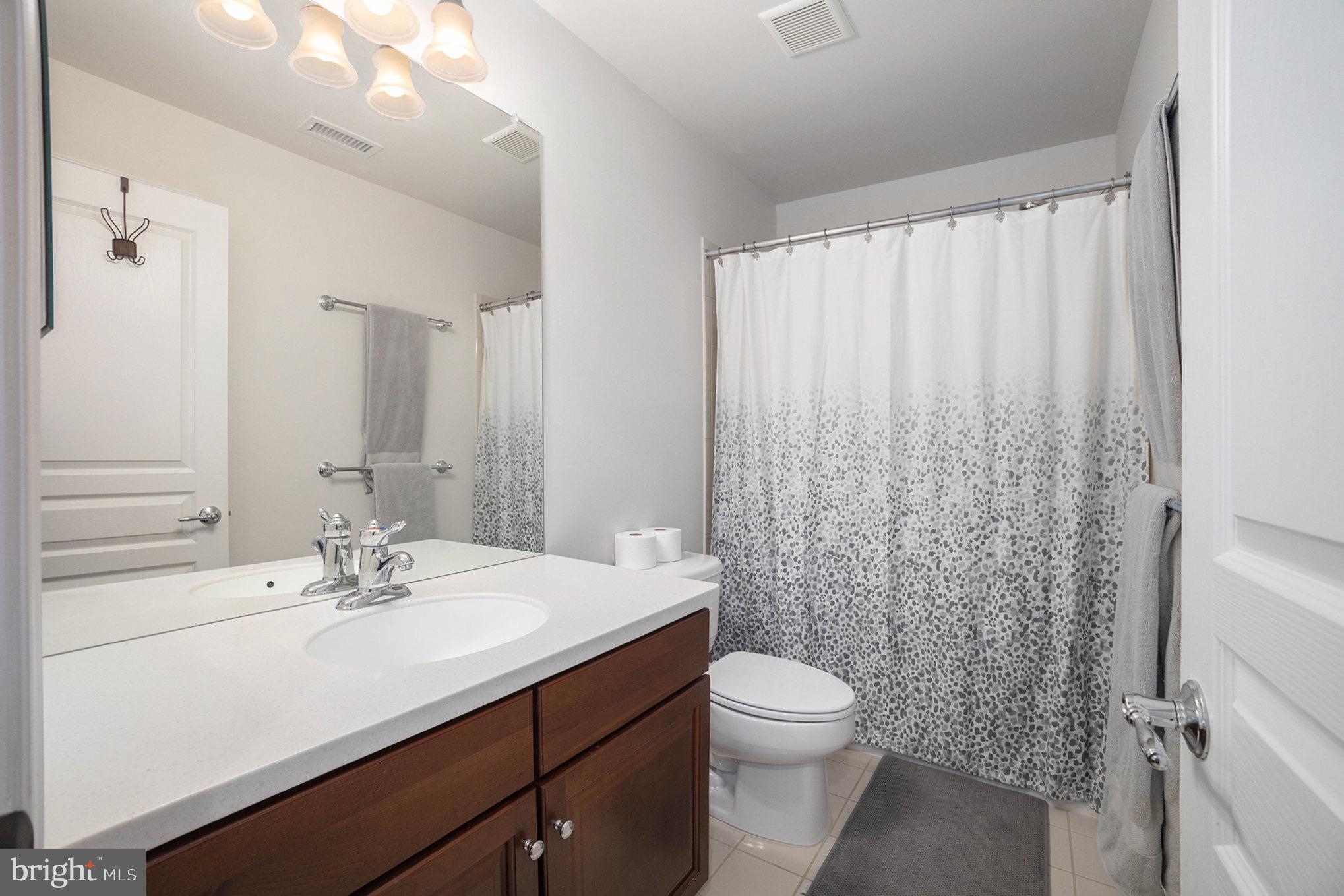 LONGFORD CROSSING - Residential