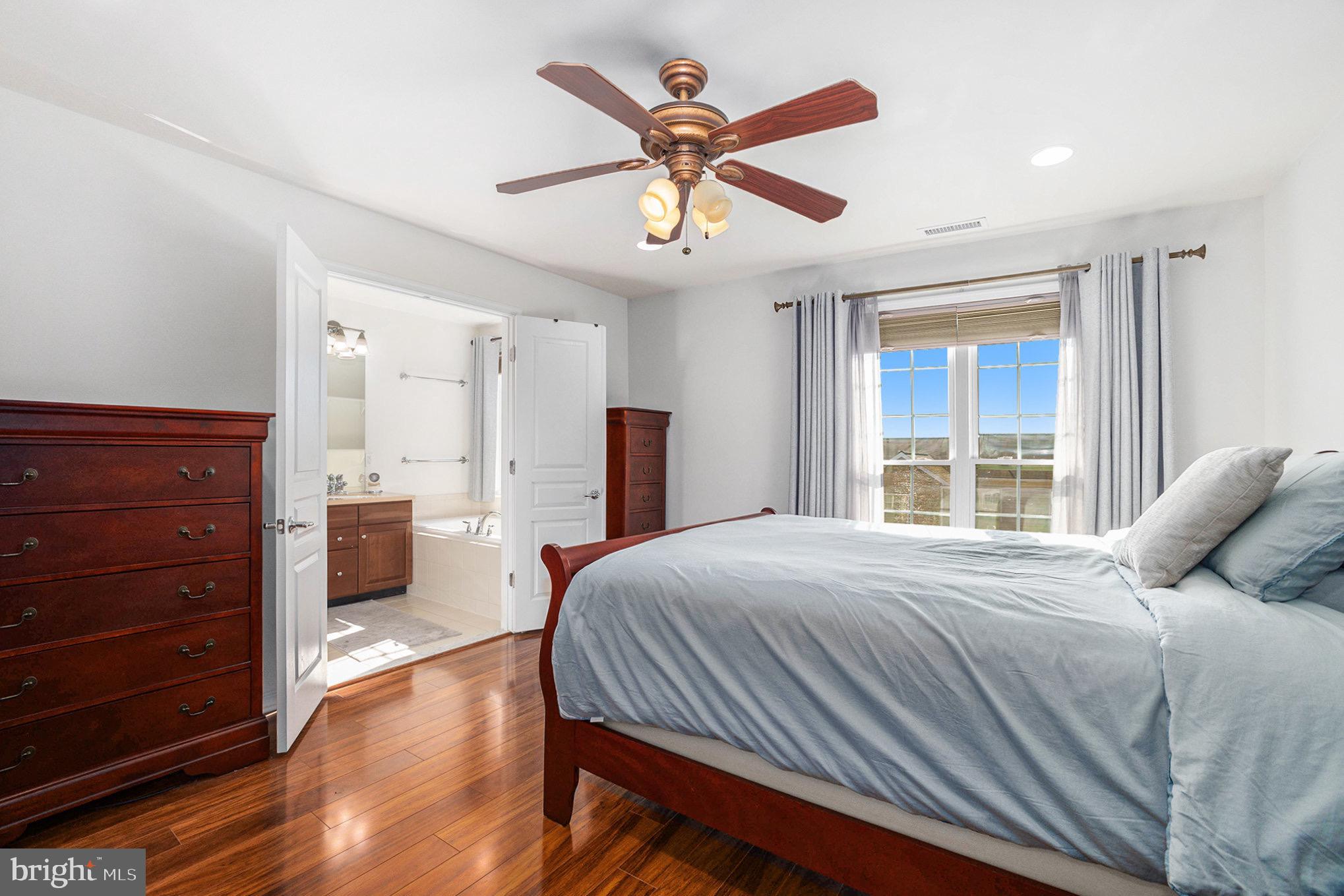 LONGFORD CROSSING - Residential