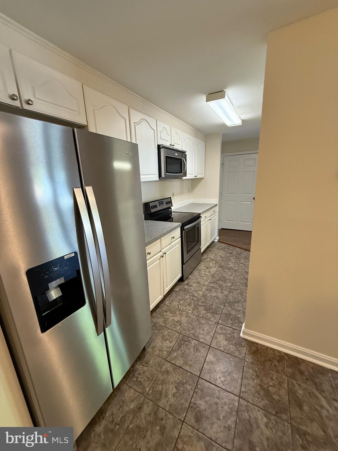 9704 LAKE POINTE COURT 102
