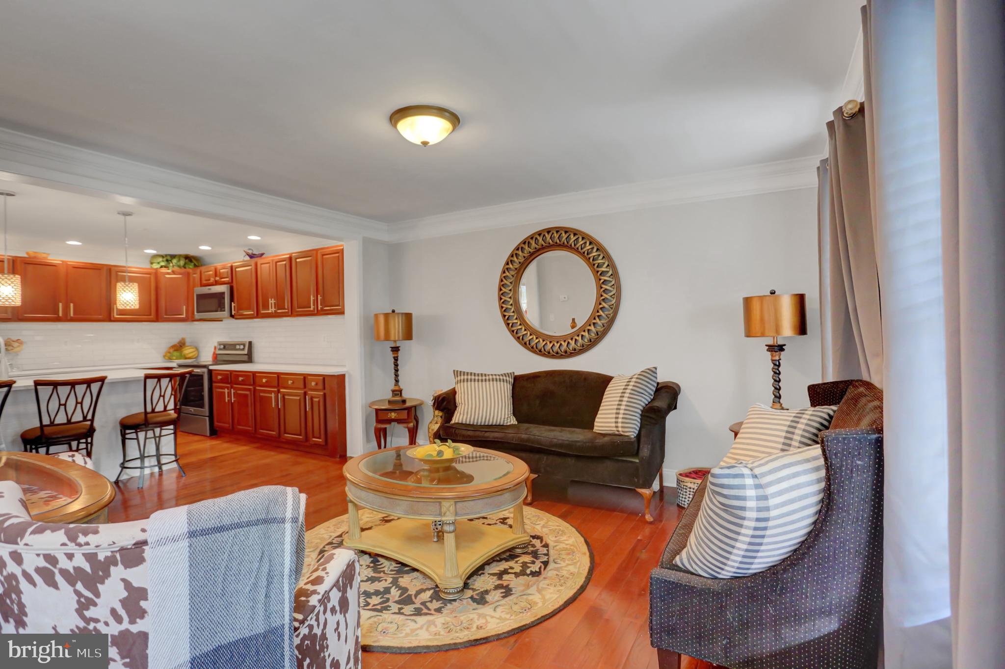 ROLLING HILLS - Residential