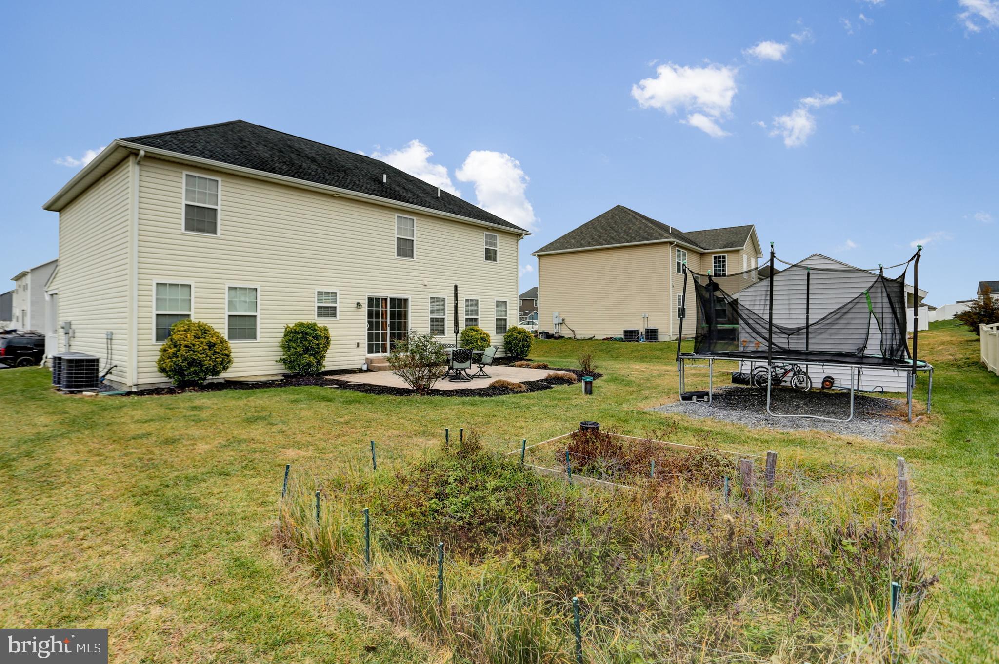 ROLLING HILLS - Residential