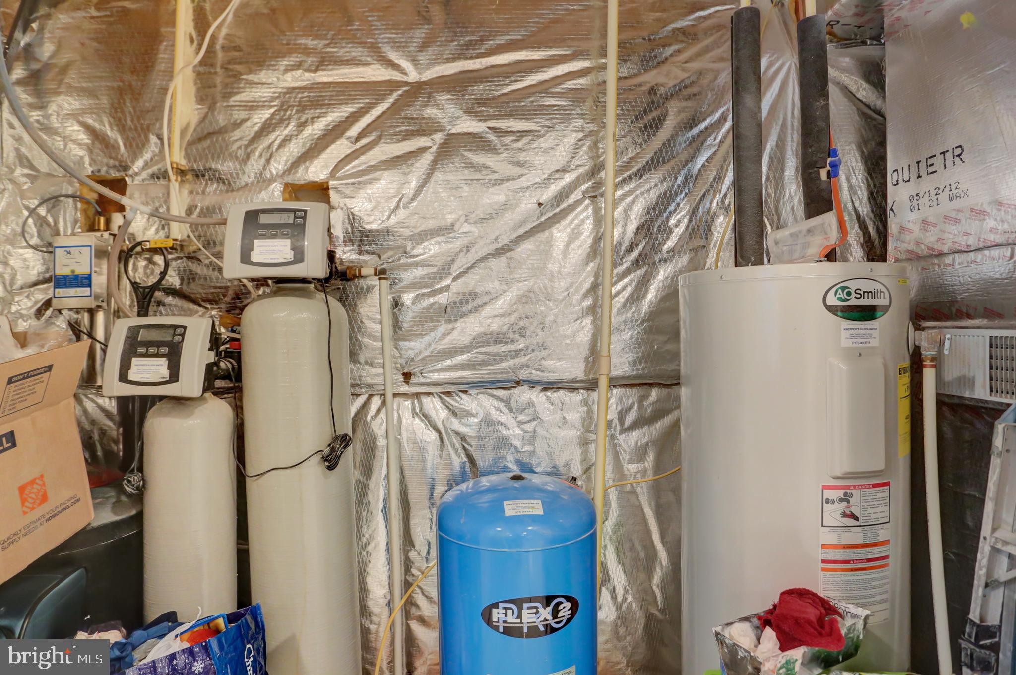 ROLLING HILLS - Residential