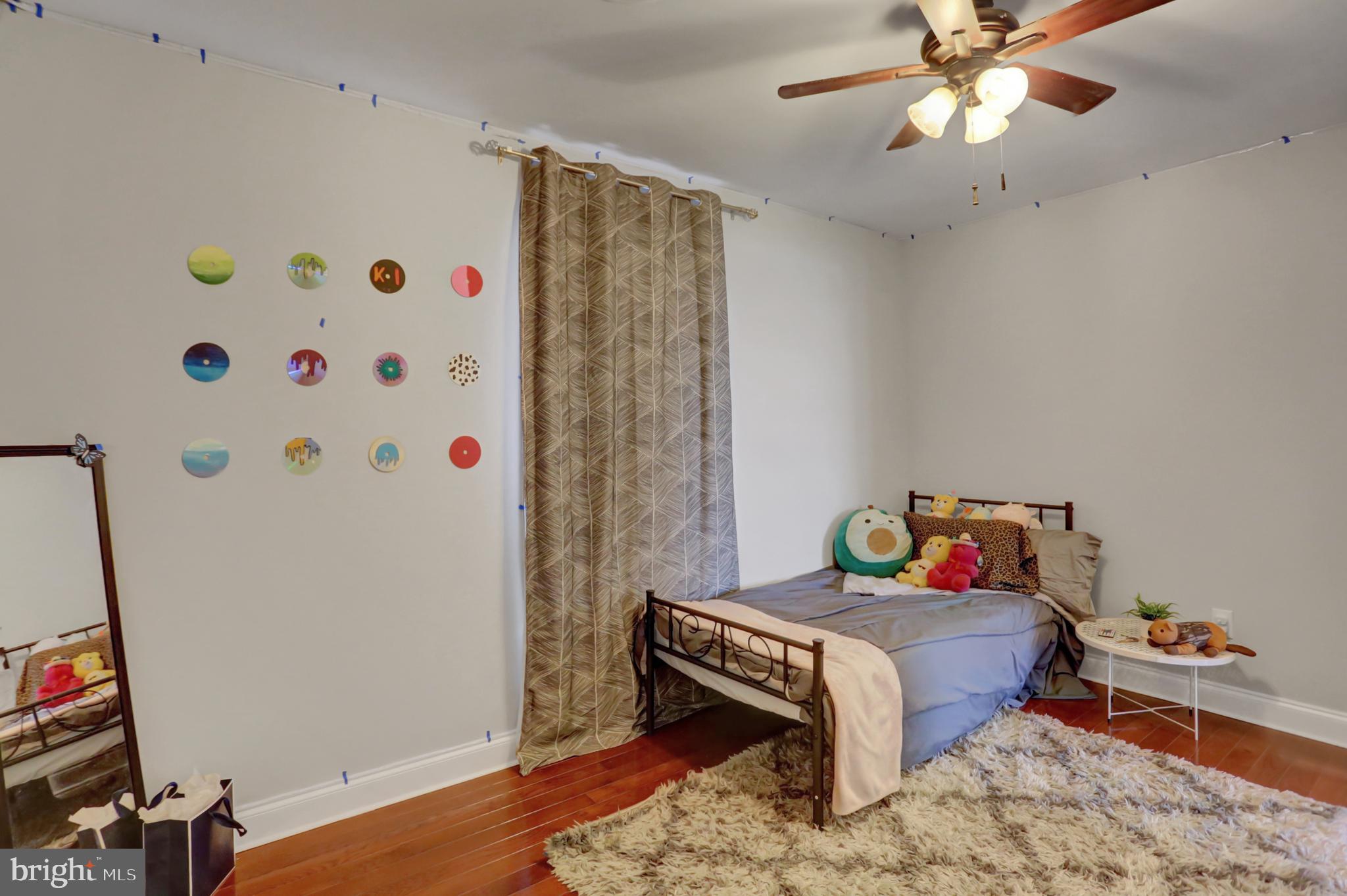 ROLLING HILLS - Residential