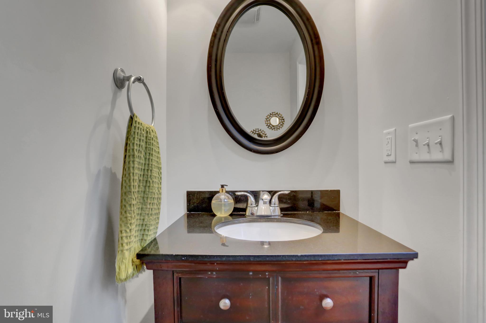 ROLLING HILLS - Residential