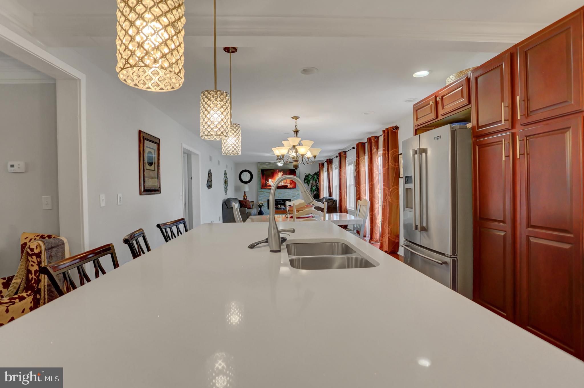 ROLLING HILLS - Residential