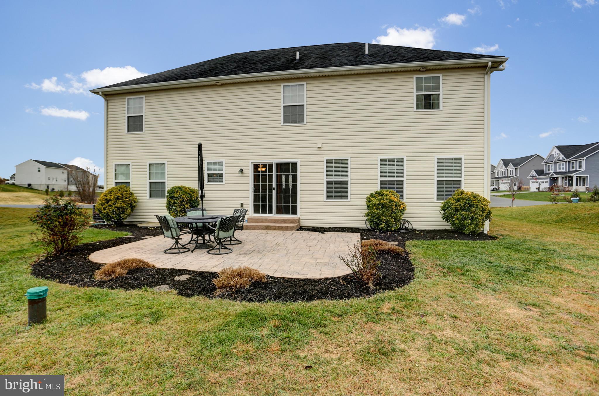 ROLLING HILLS - Residential