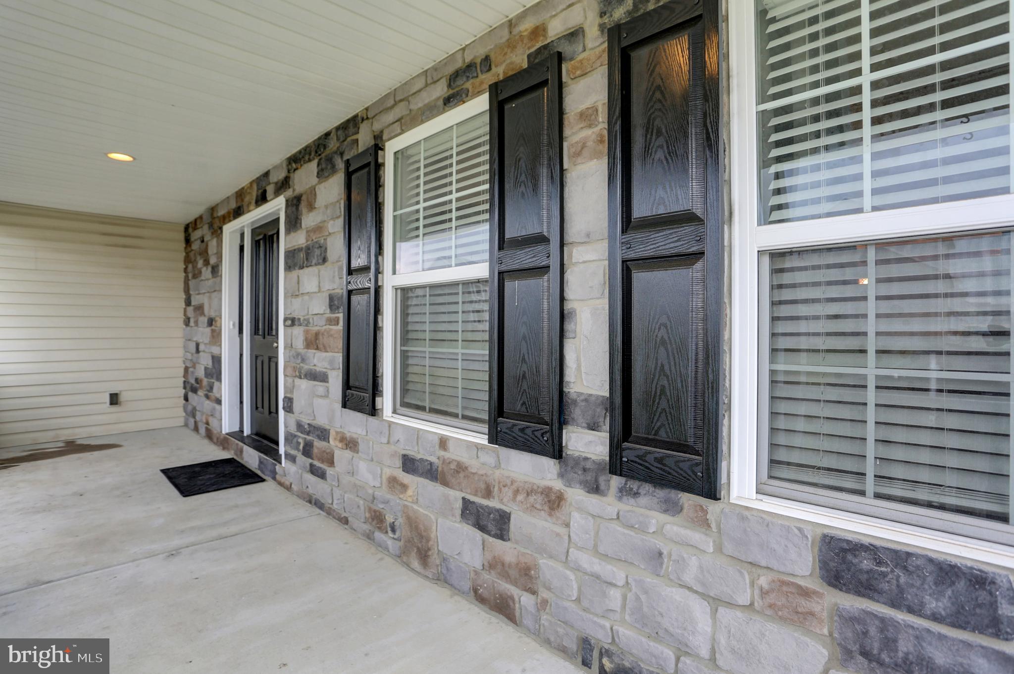 ROLLING HILLS - Residential