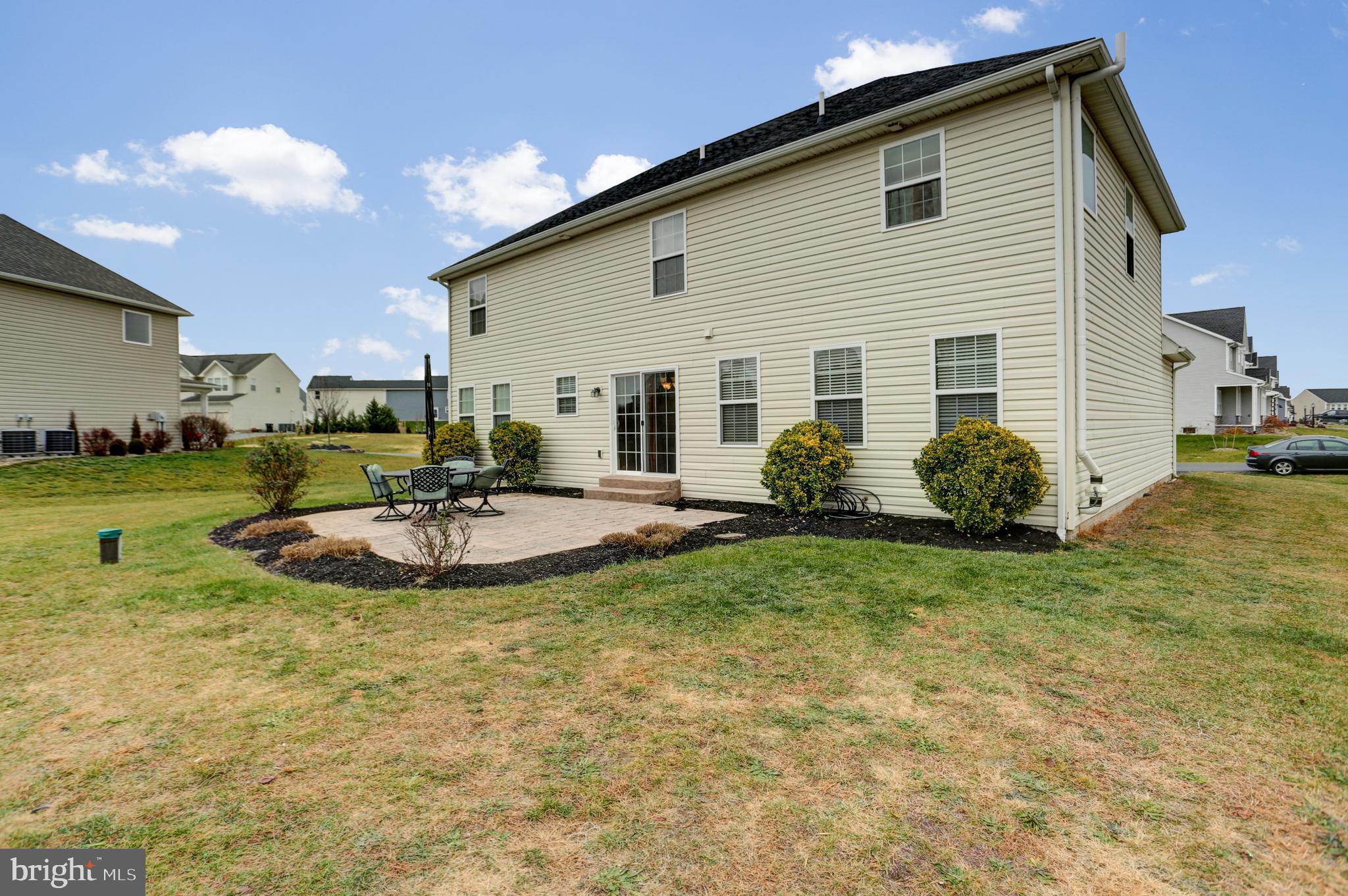 ROLLING HILLS - Residential