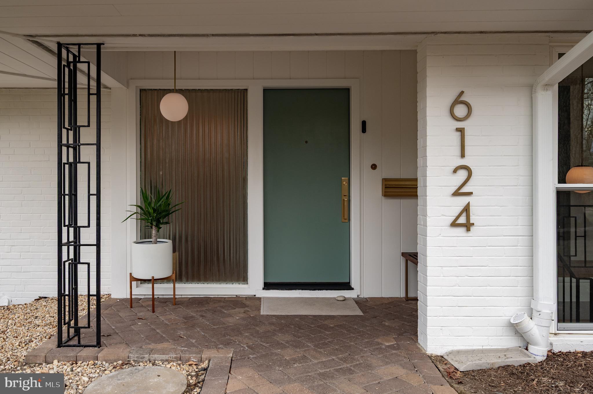 LAKE BARCROFT - Residential