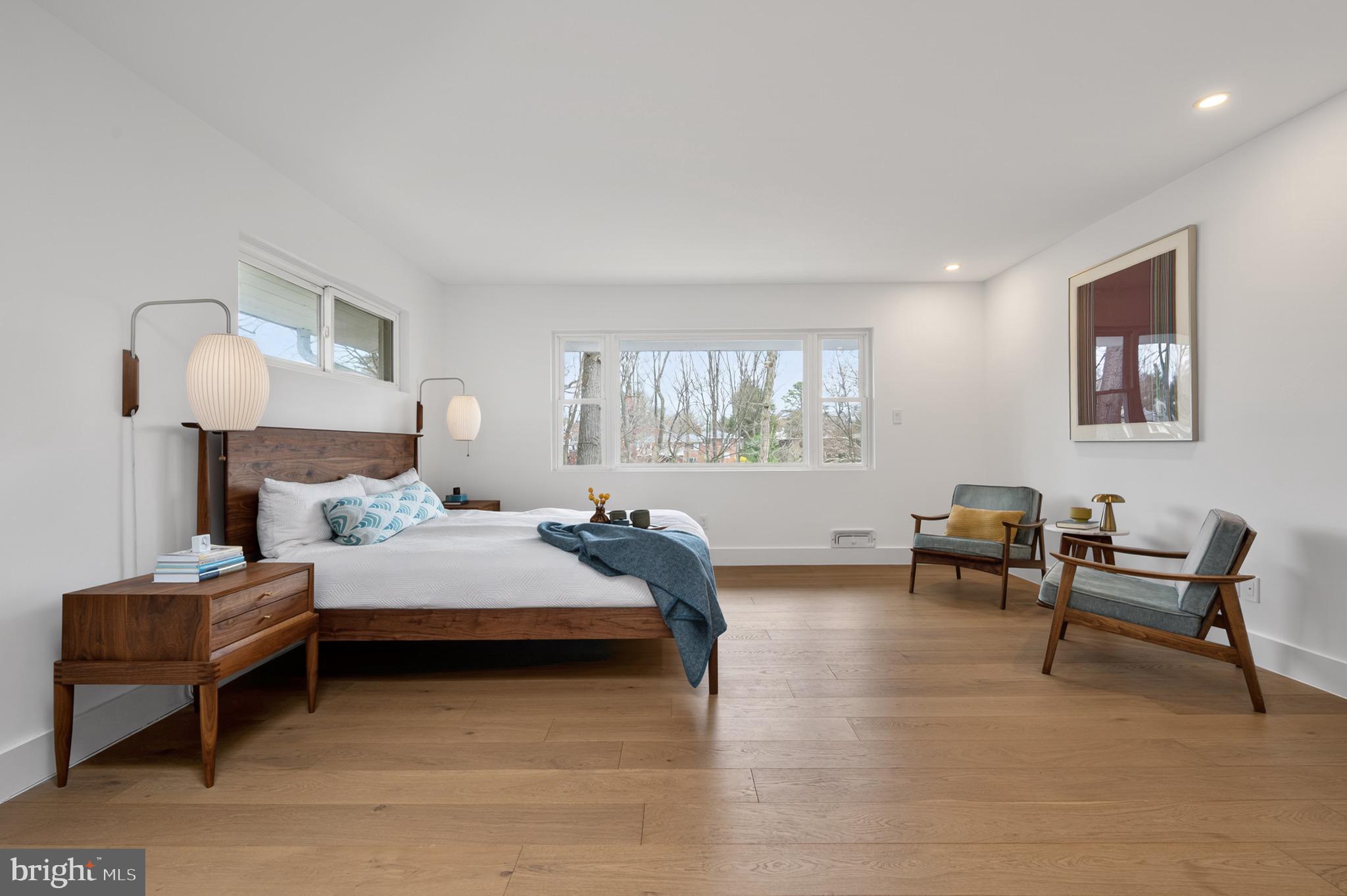 LAKE BARCROFT - Residential