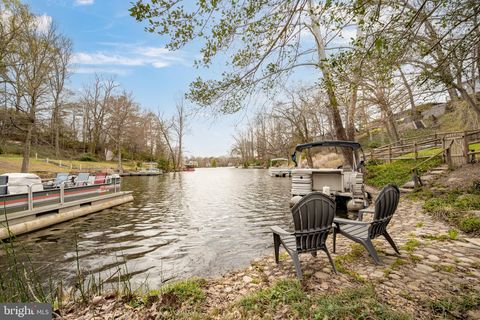 6124 BEACHWAY DRIVE FALLS CHURCH VA 22041