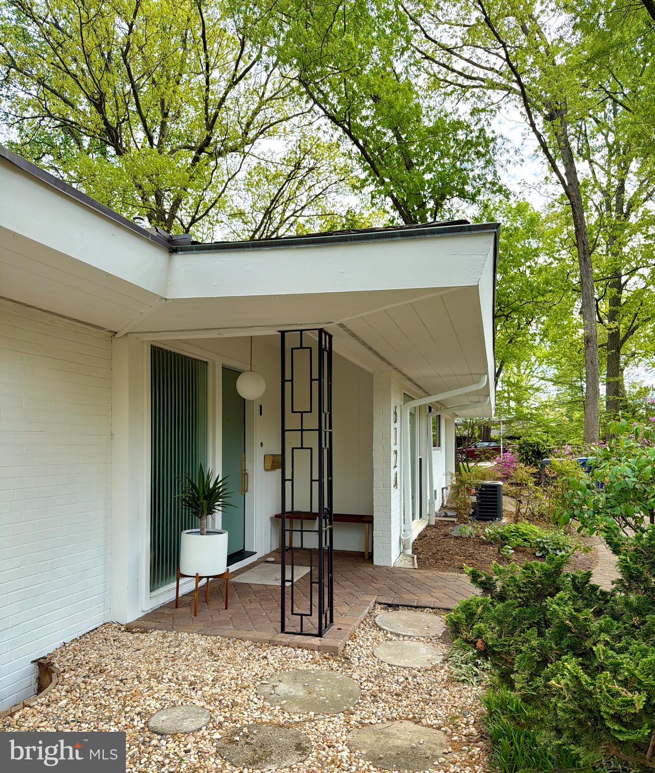 LAKE BARCROFT - Residential