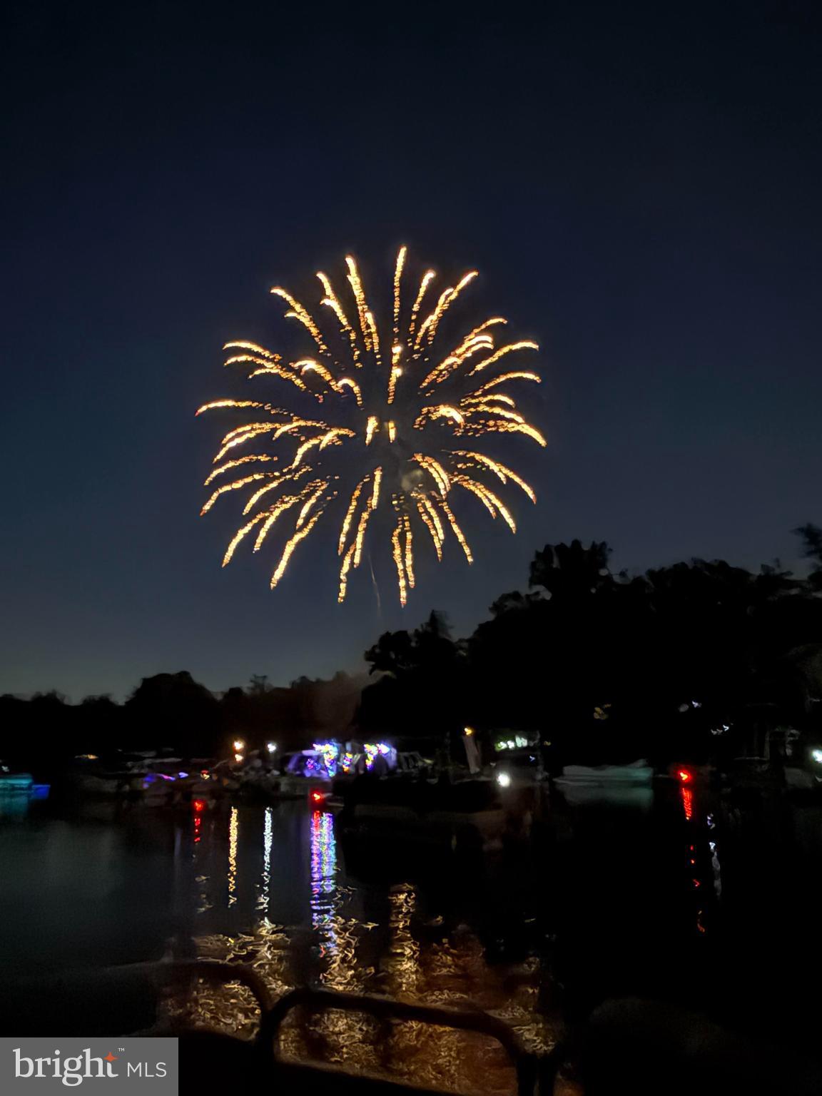 LAKE BARCROFT - Residential