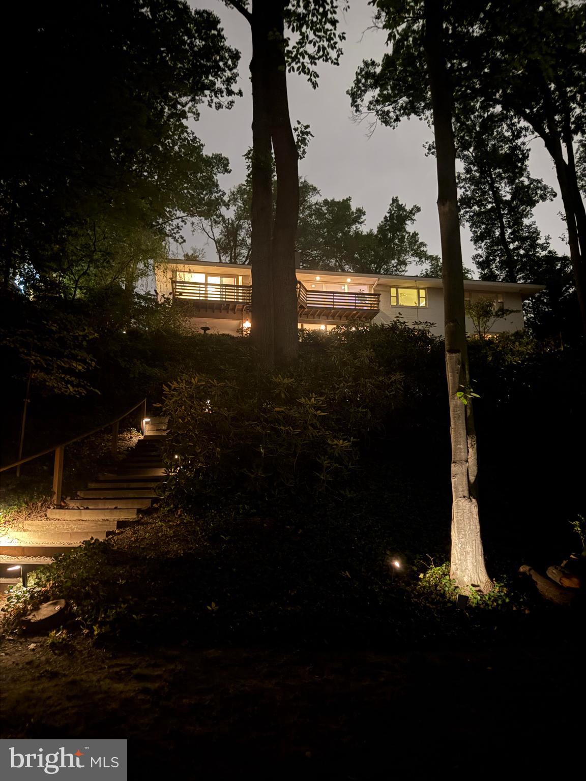 LAKE BARCROFT - Residential