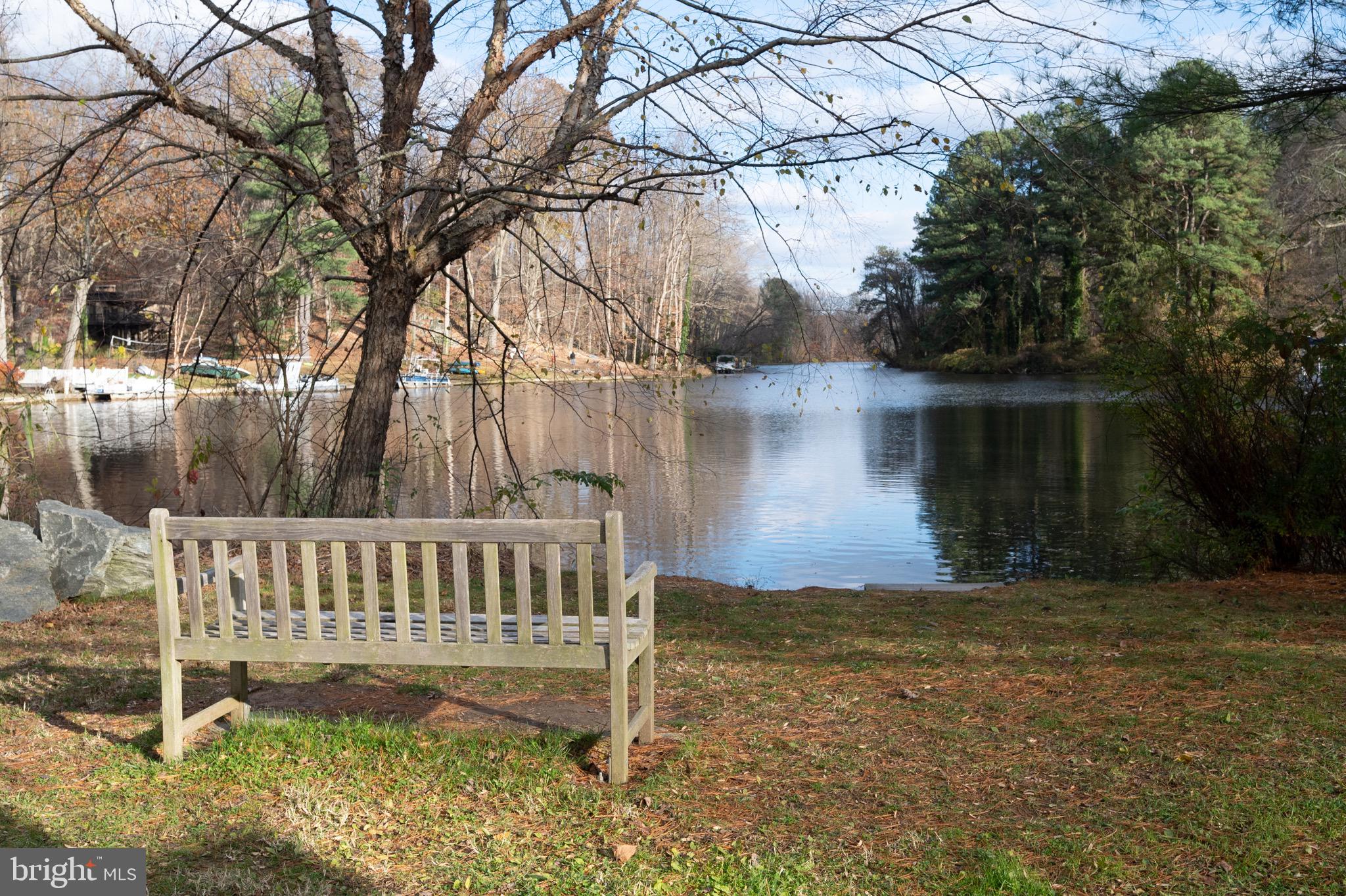 LAKE BARCROFT - Residential