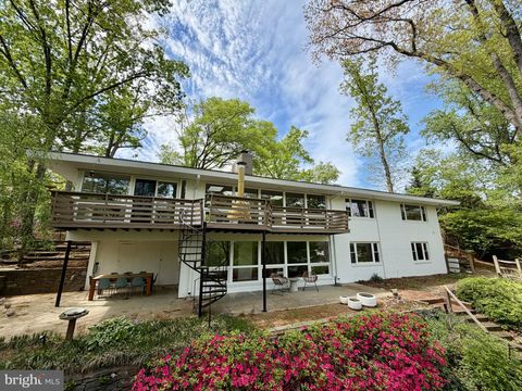 6124 BEACHWAY DRIVE FALLS CHURCH VA 22041