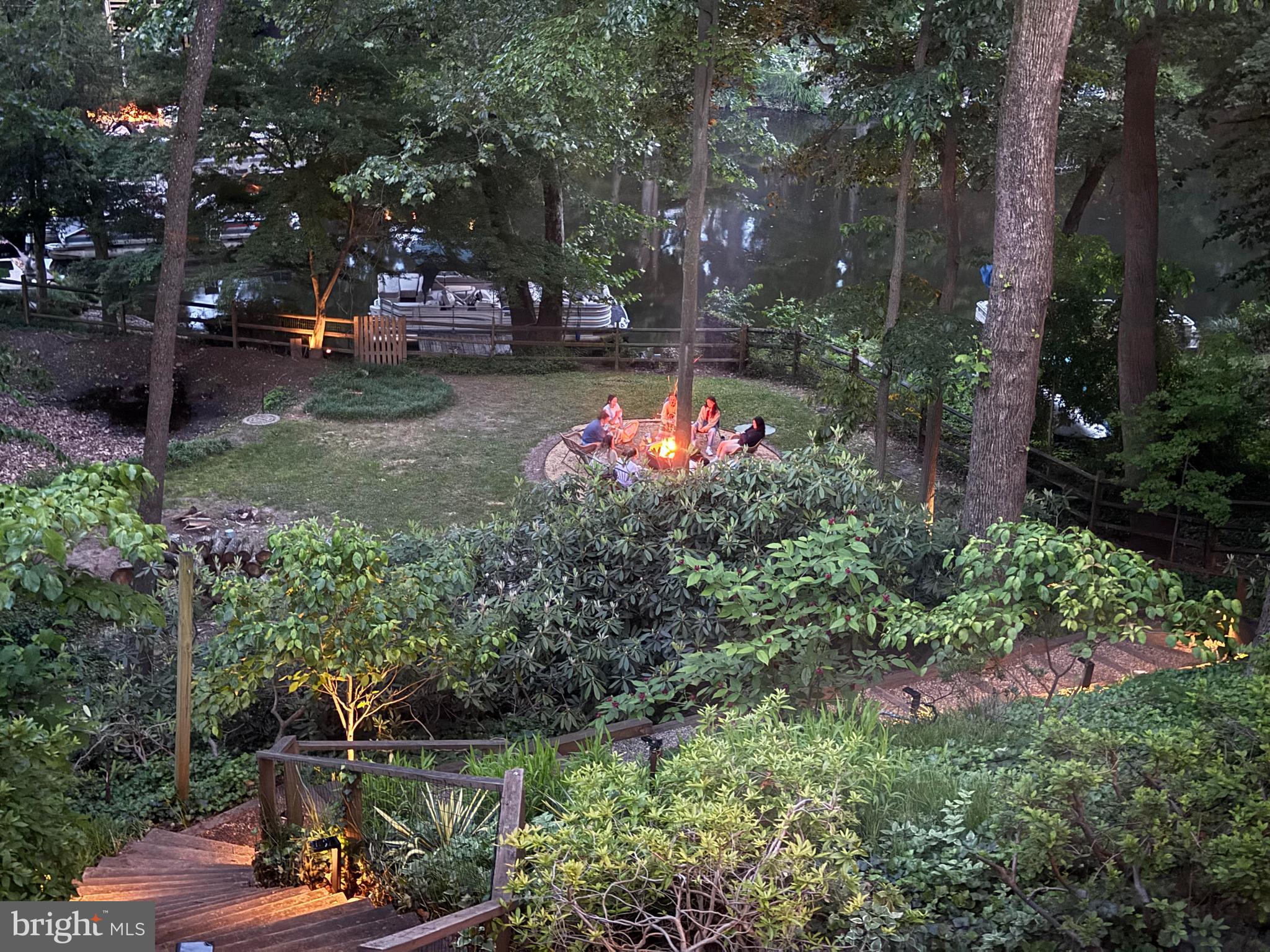 LAKE BARCROFT - Residential