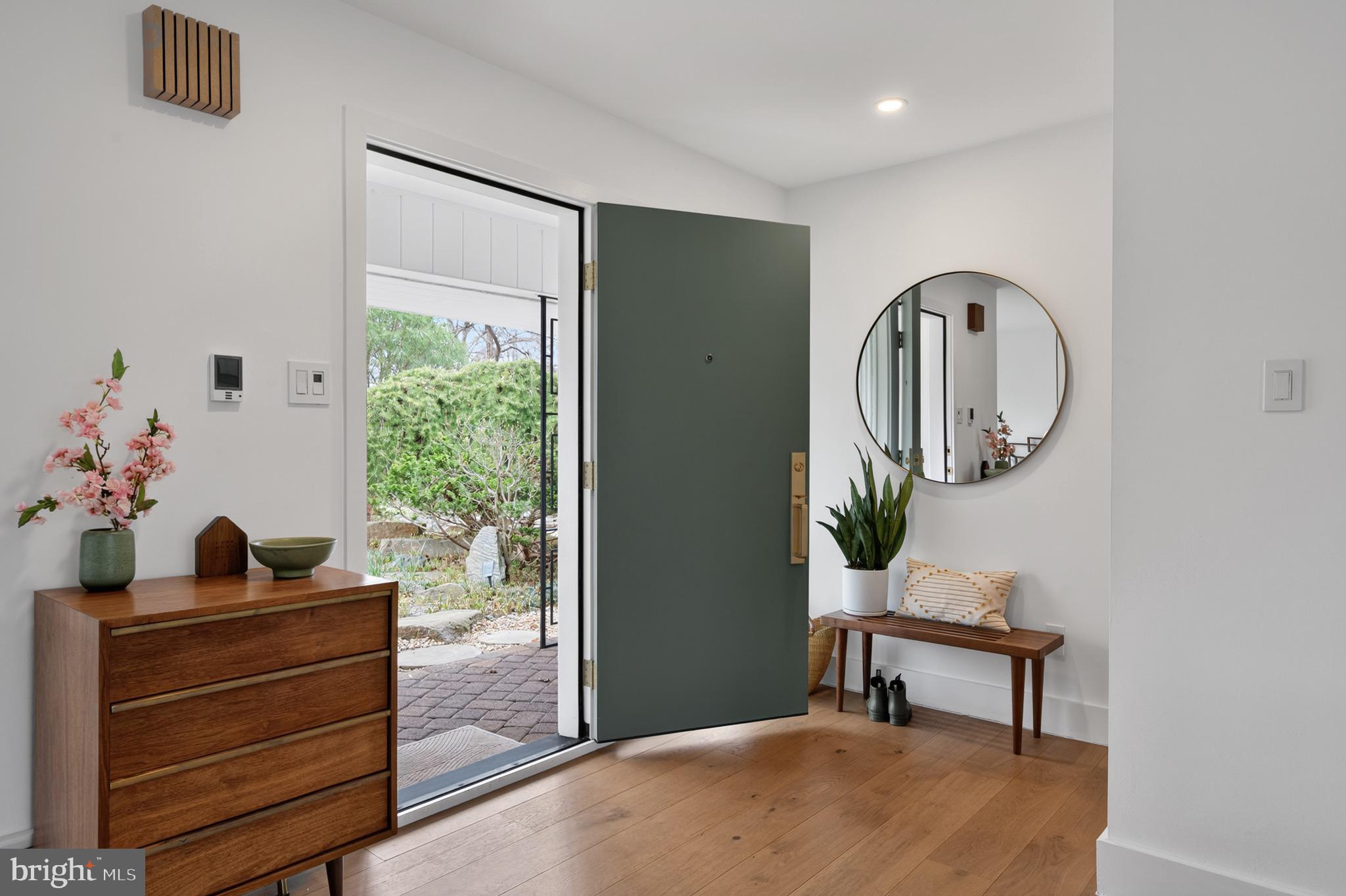 LAKE BARCROFT - Residential