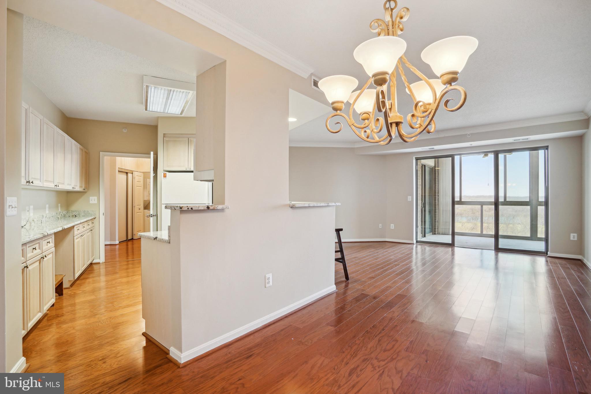 LANSDOWNE WOODS - Residential