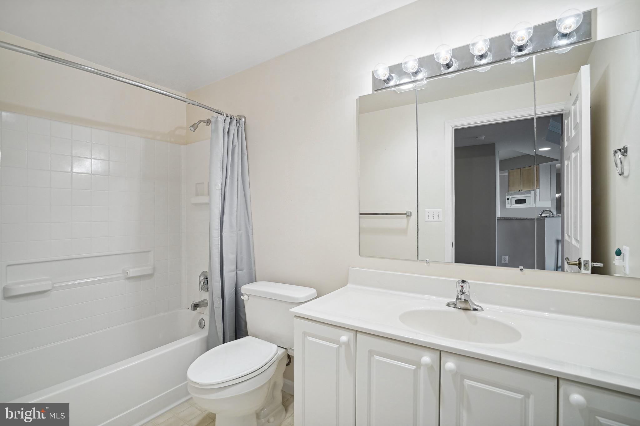 LANSDOWNE WOODS - Residential