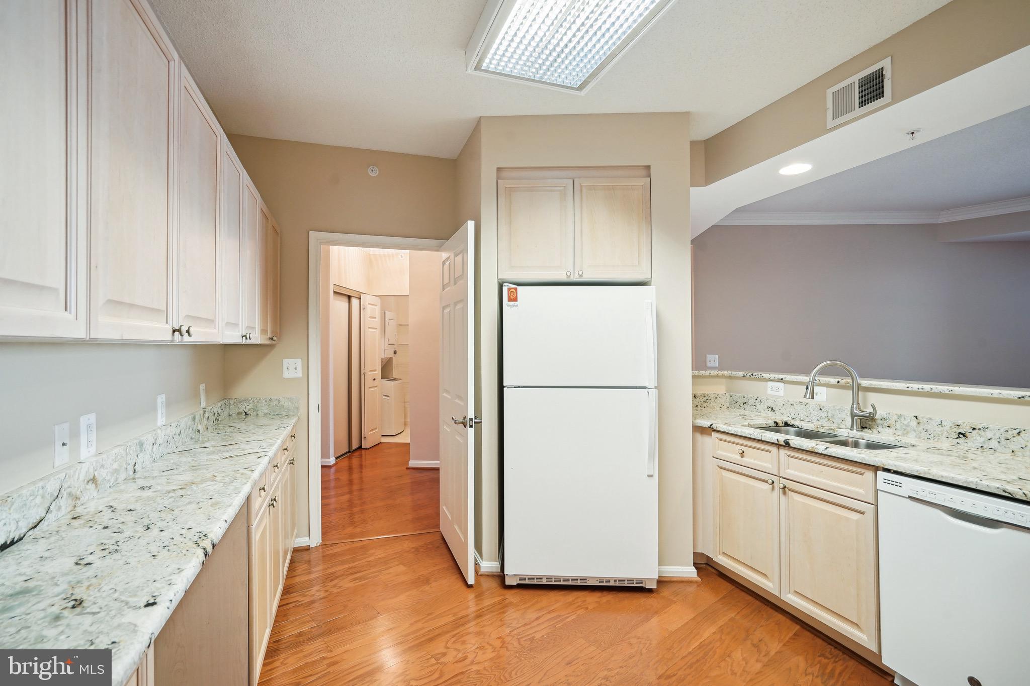 LANSDOWNE WOODS - Residential