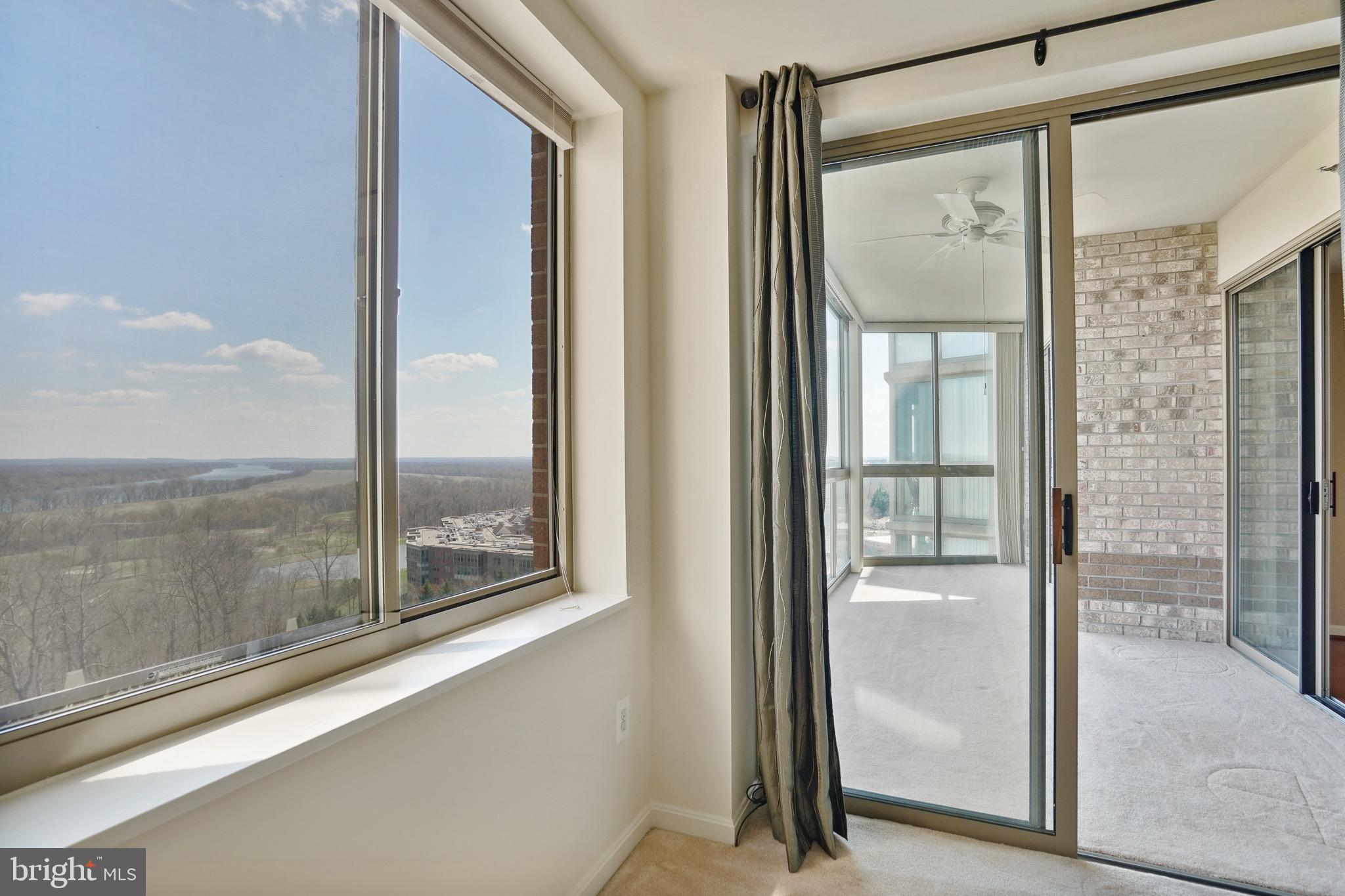 LANSDOWNE WOODS - Residential