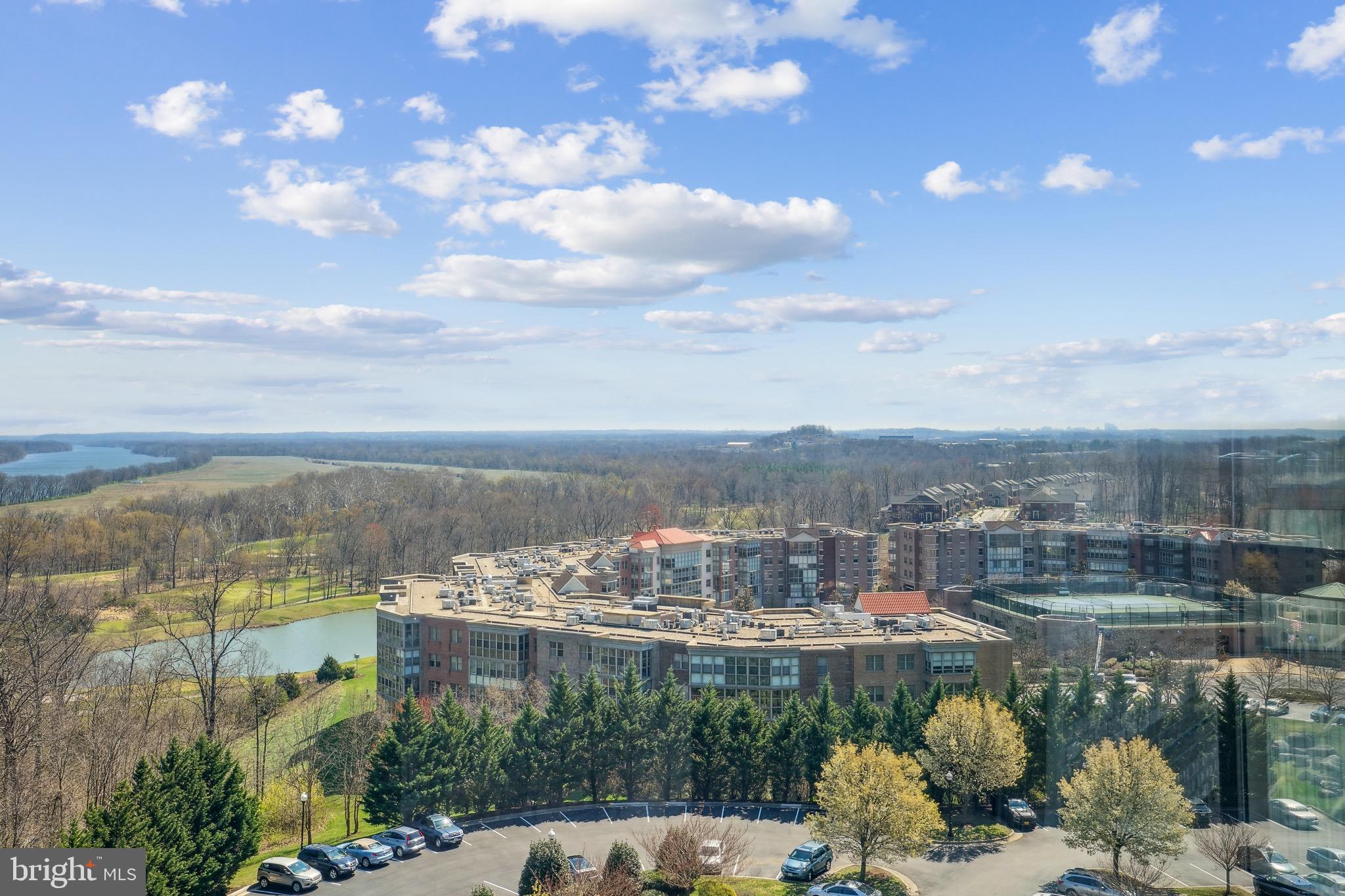 LANSDOWNE WOODS - Residential