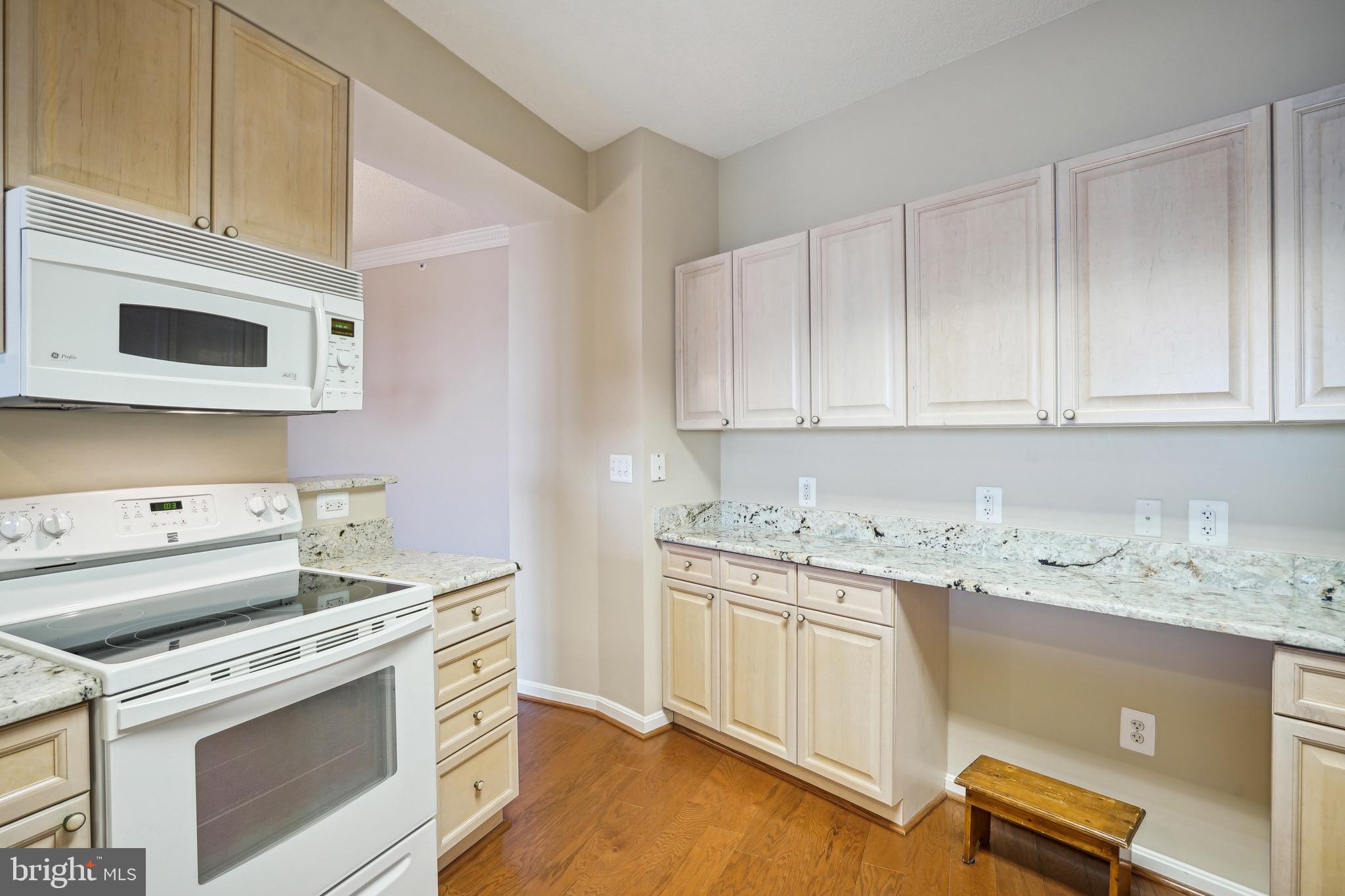 LANSDOWNE WOODS - Residential