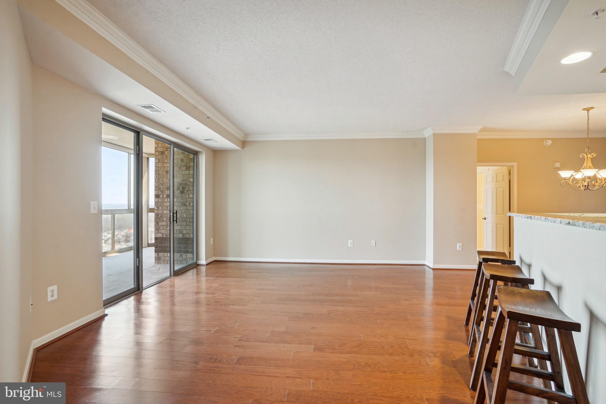 LANSDOWNE WOODS - Residential