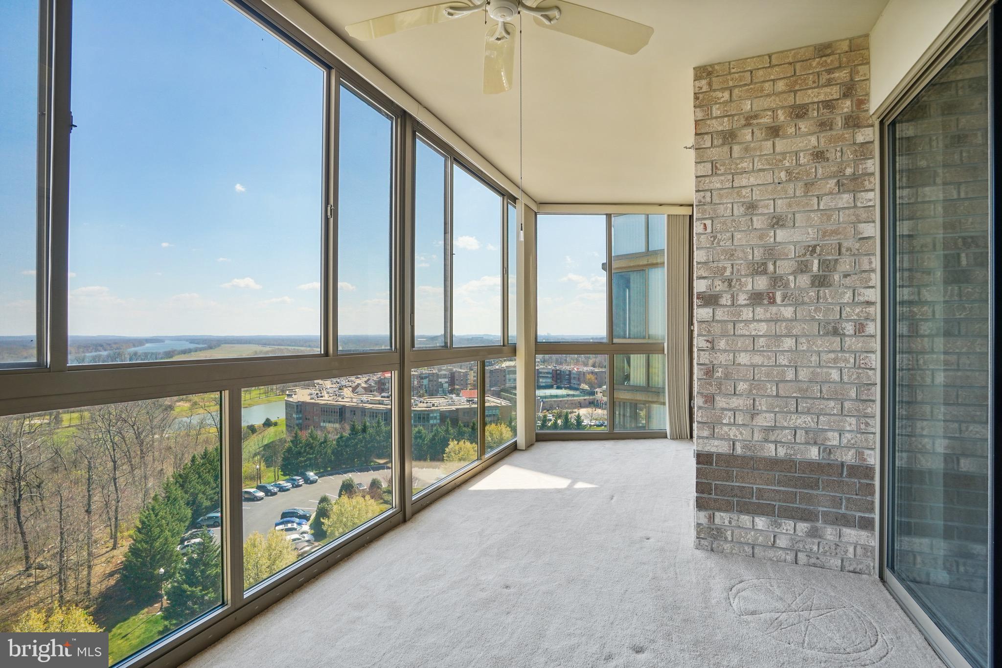 LANSDOWNE WOODS - Residential